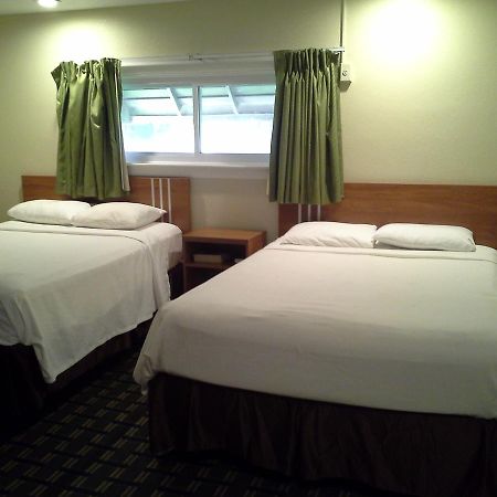 Economy Inn โทนาวานดา ภายนอก รูปภาพ