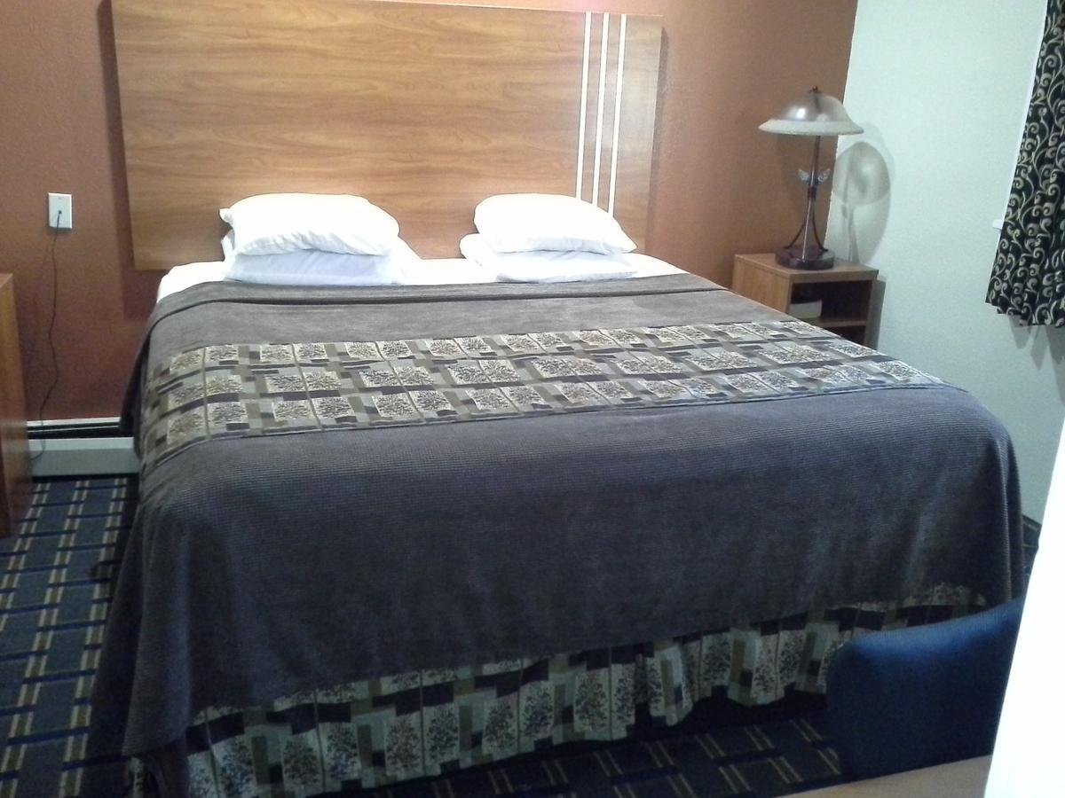 Economy Inn โทนาวานดา ภายนอก รูปภาพ