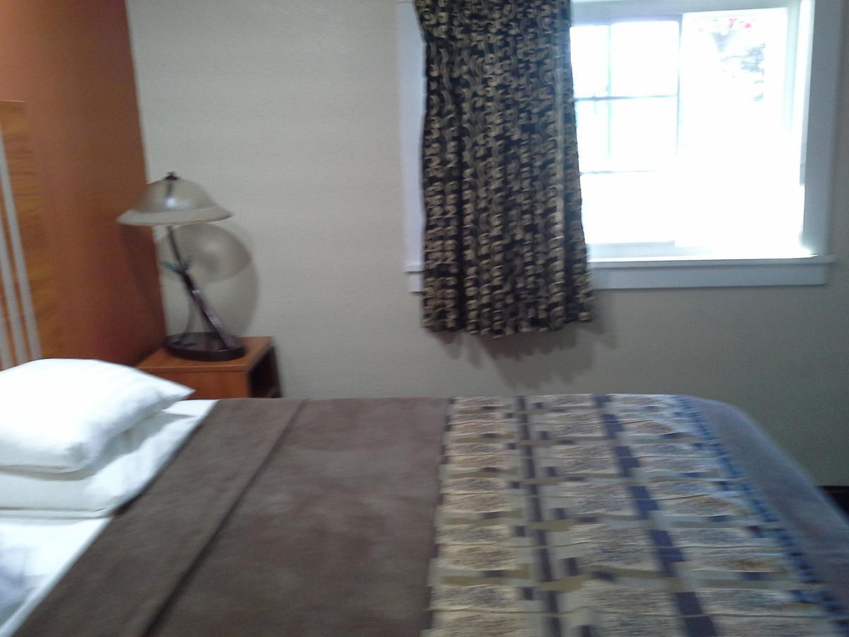 Economy Inn โทนาวานดา ภายนอก รูปภาพ